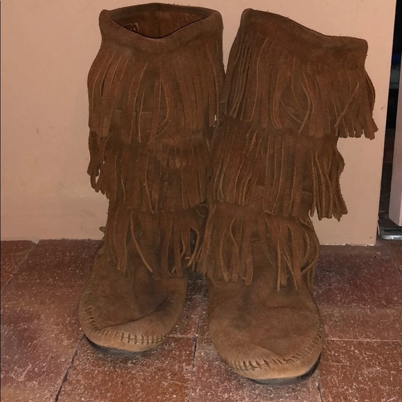 Minnetonka fringe moccasins - Picture 4 of 6